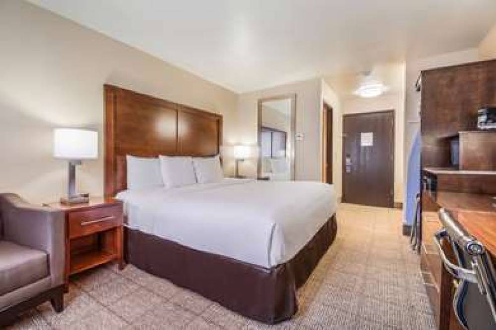 COMFORT INN NEWPORT 3
