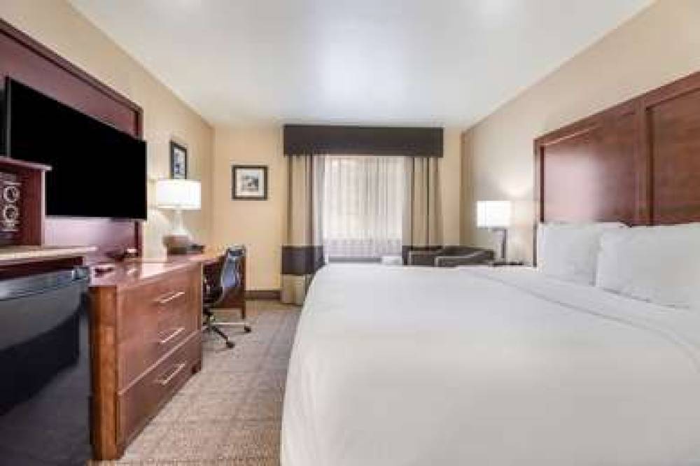 COMFORT INN NEWPORT 1