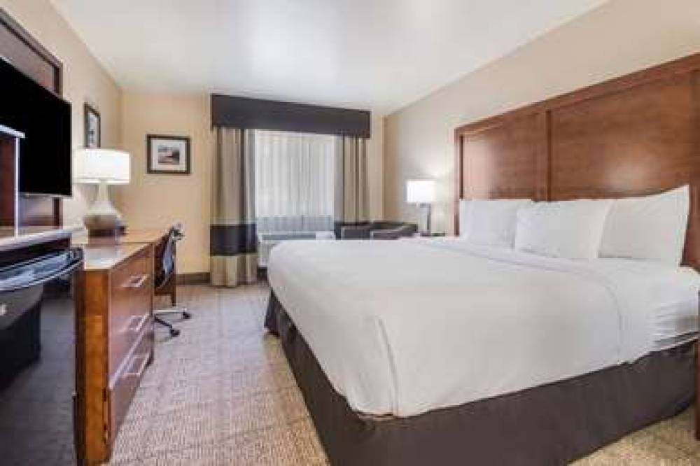 COMFORT INN NEWPORT 2