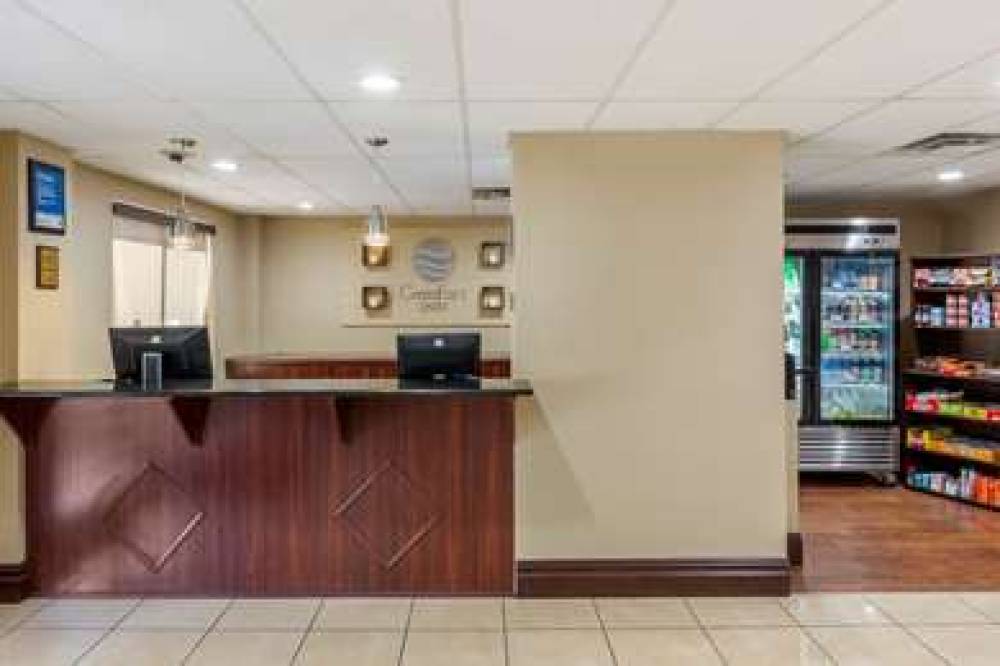 Comfort Inn North 5