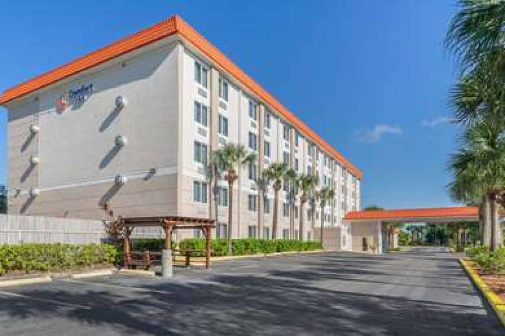 Comfort Inn North 3