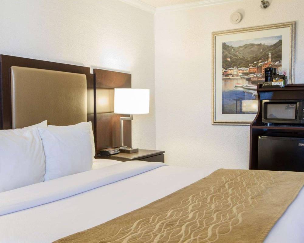 Comfort Inn Oceanside 10