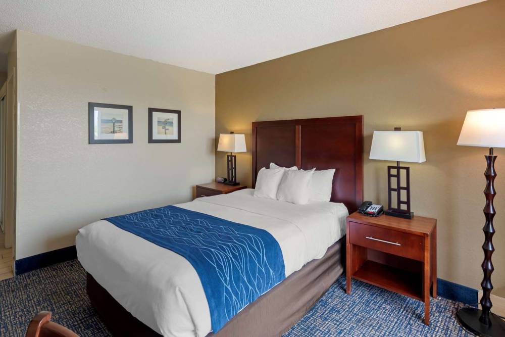 Comfort Inn On The Ocean 6
