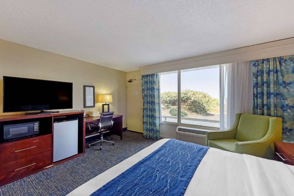 Comfort Inn On The Ocean 5