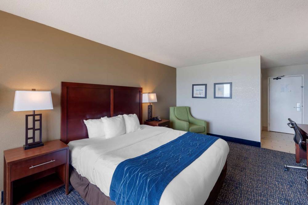 Comfort Inn On The Ocean 4