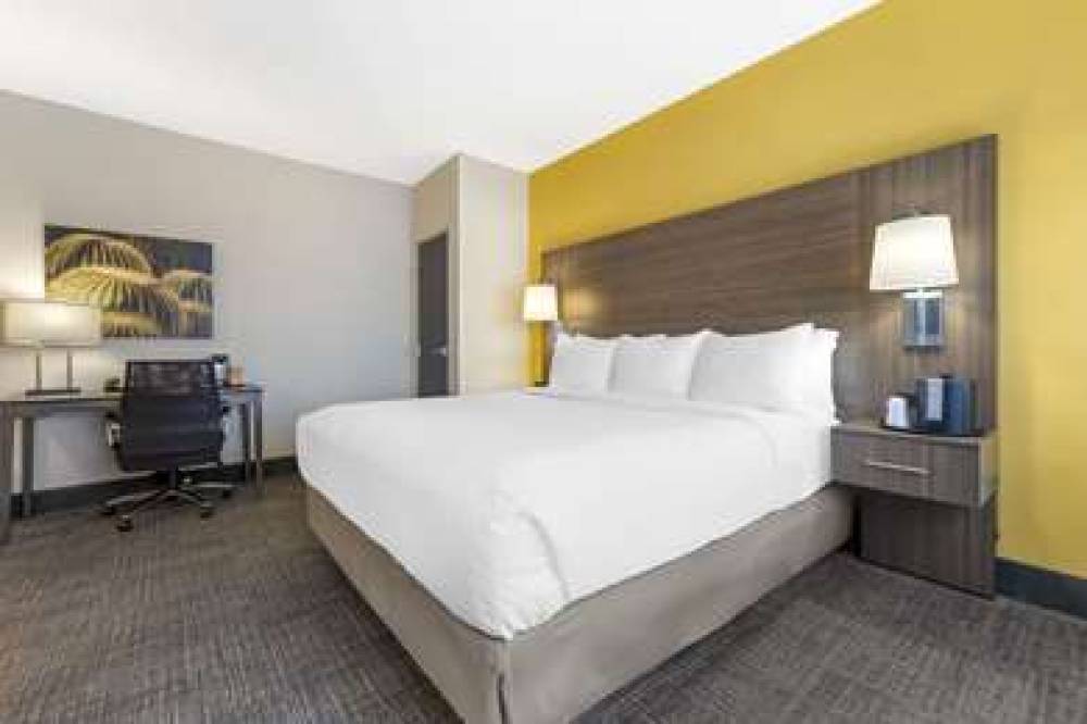 COMFORT INN PORTALES 2