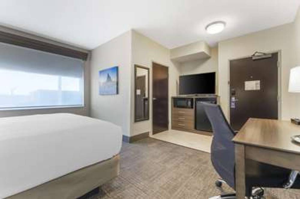 COMFORT INN PORTALES 1