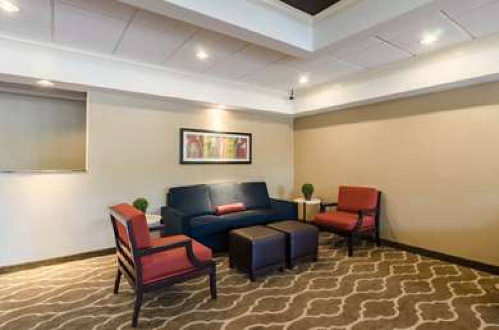 Comfort Inn Randolph - Boston 9