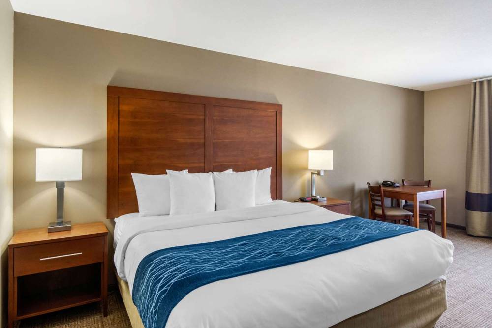 COMFORT INN SOUTH CHESTERFIELD - CO 3