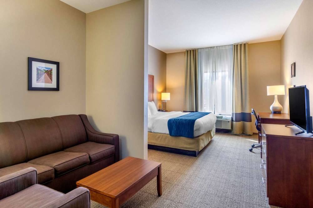 COMFORT INN SOUTH CHESTERFIELD - CO 7