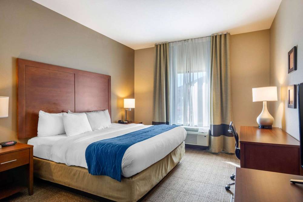 COMFORT INN SOUTH CHESTERFIELD - CO 6