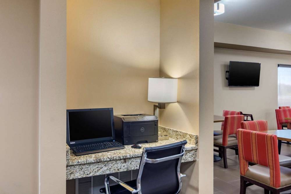 COMFORT INN SOUTH CHESTERFIELD - CO 2