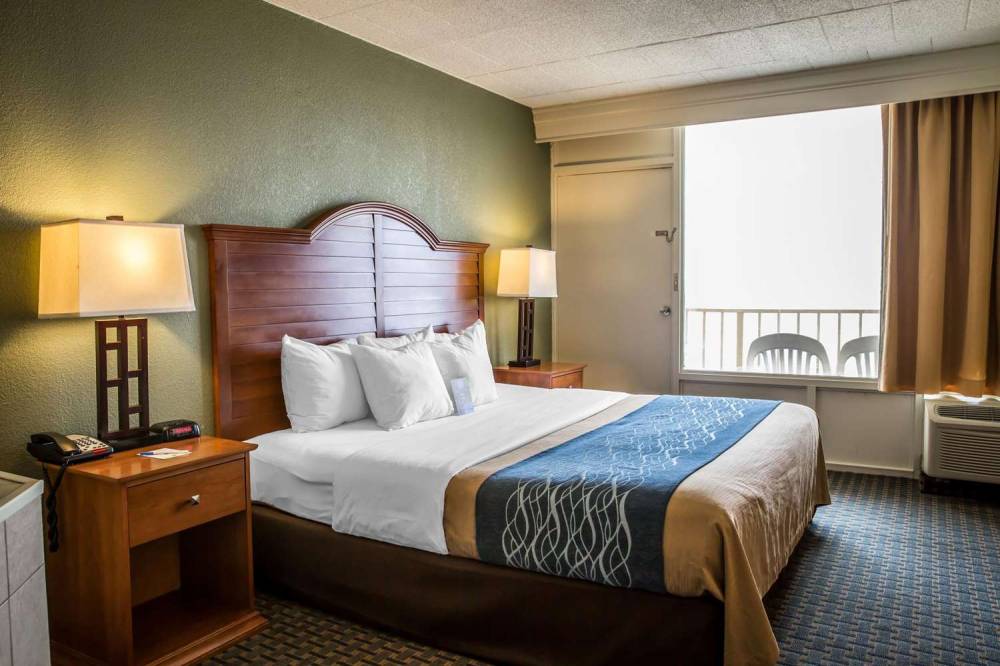 Comfort Inn South Oceanfront 3
