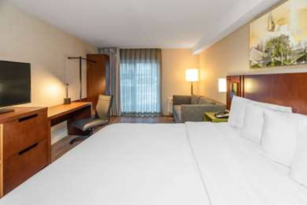 Comfort Inn South Shore 10