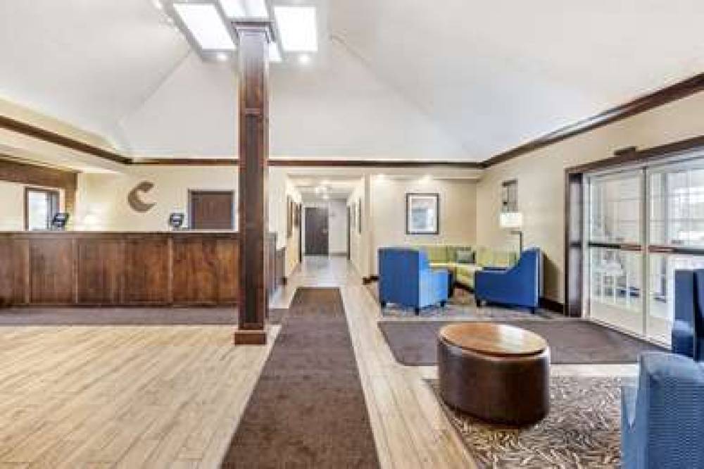 COMFORT INN SPLASH HARBOR 4
