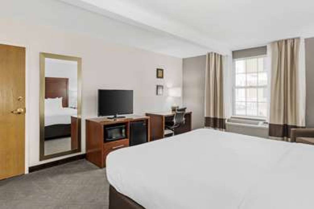 COMFORT INN SPLASH HARBOR 8