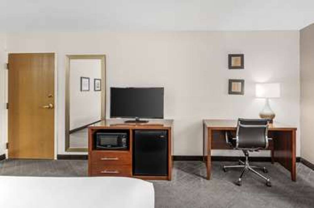 COMFORT INN SPLASH HARBOR 7