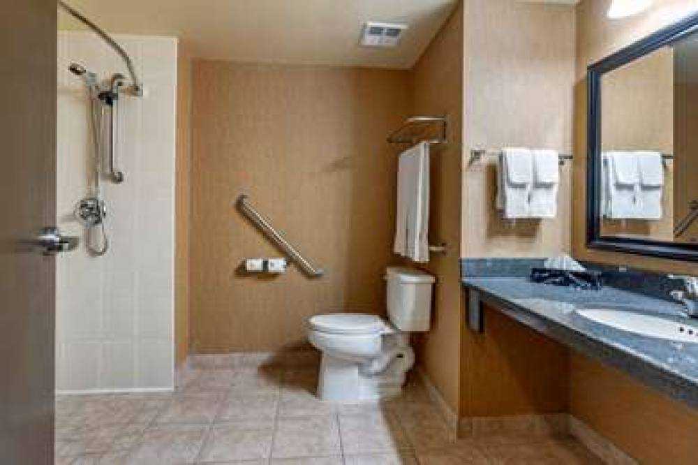 Comfort Inn Sturgeon Falls 10