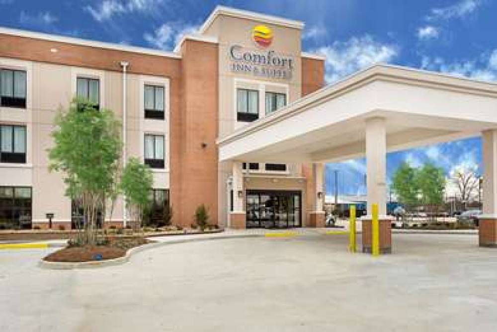 Comfort Inn & Suites 4