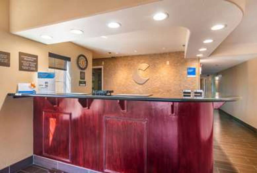 Comfort Inn & Suites 5