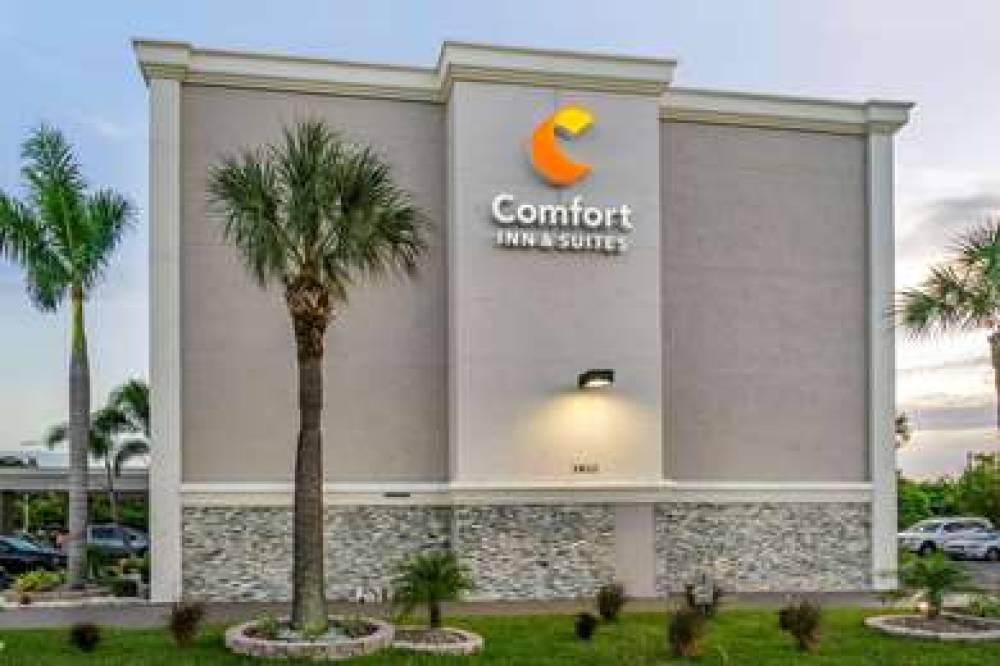 Comfort Inn & Suites Clearwater - St. Petersburg Carillon Park 4