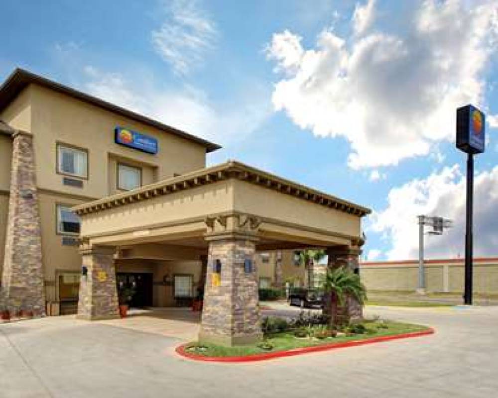 Comfort Inn & Suites Donna Near I 2