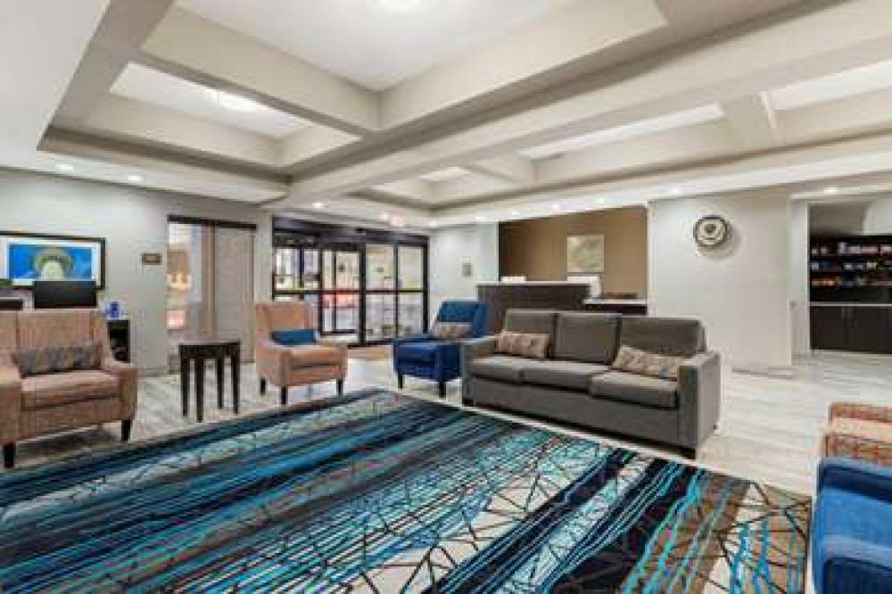 Comfort Inn & Suites Near Medical Center 4
