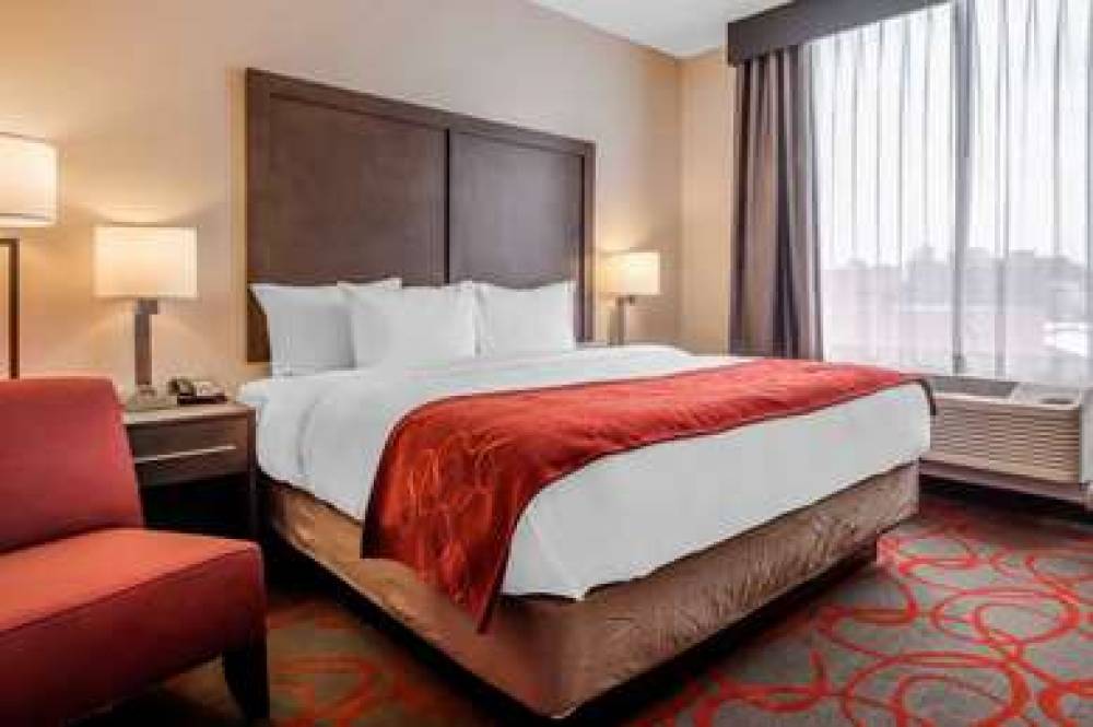 Comfort Inn & Suites Near Stadium 10