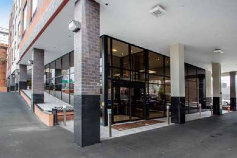 Comfort Inn & Suites Near Stadium 5