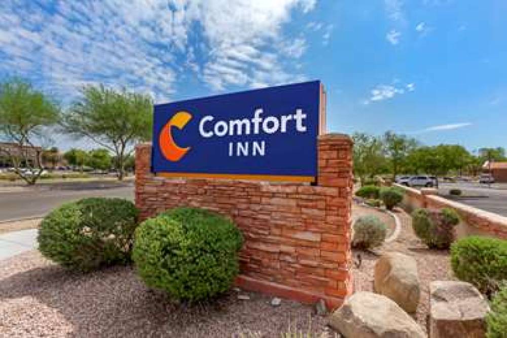 Comfort Inn & Suites North Glendale - Bell Road 1