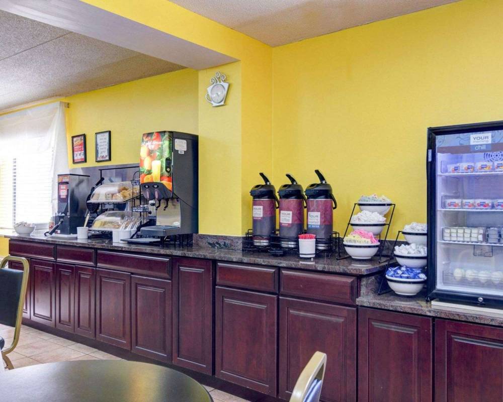 Comfort Inn University Center 8
