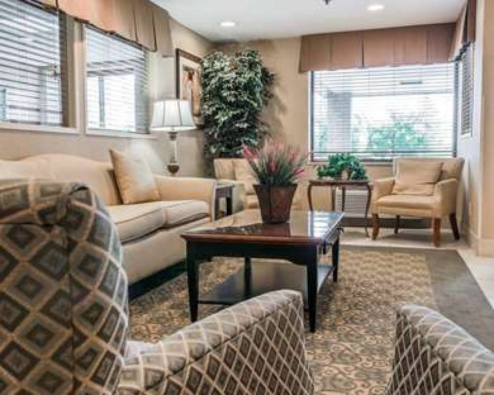 Comfort Inn Utica 4