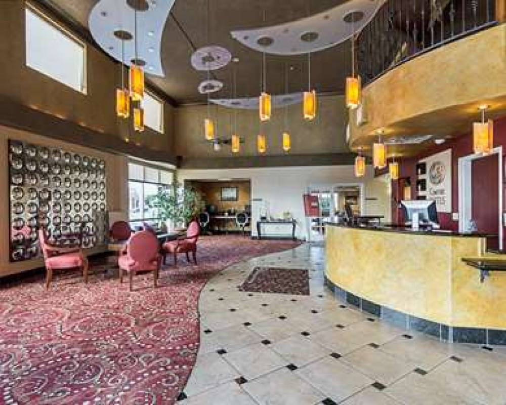 Comfort Suites Airport 3