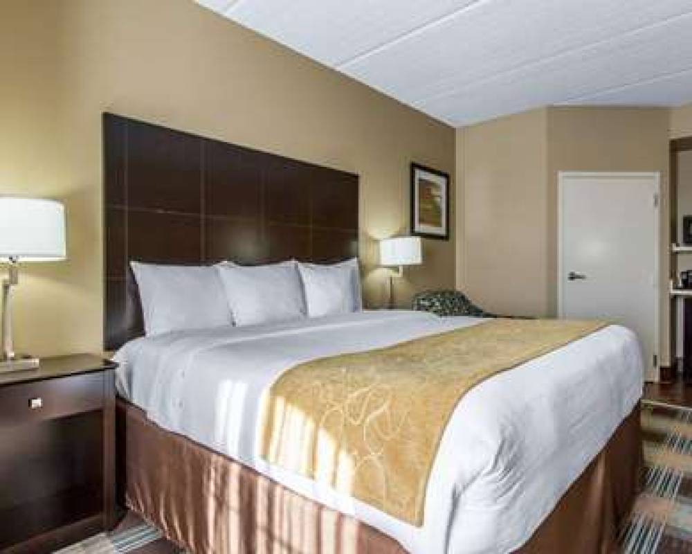 Comfort Suites Airport 8