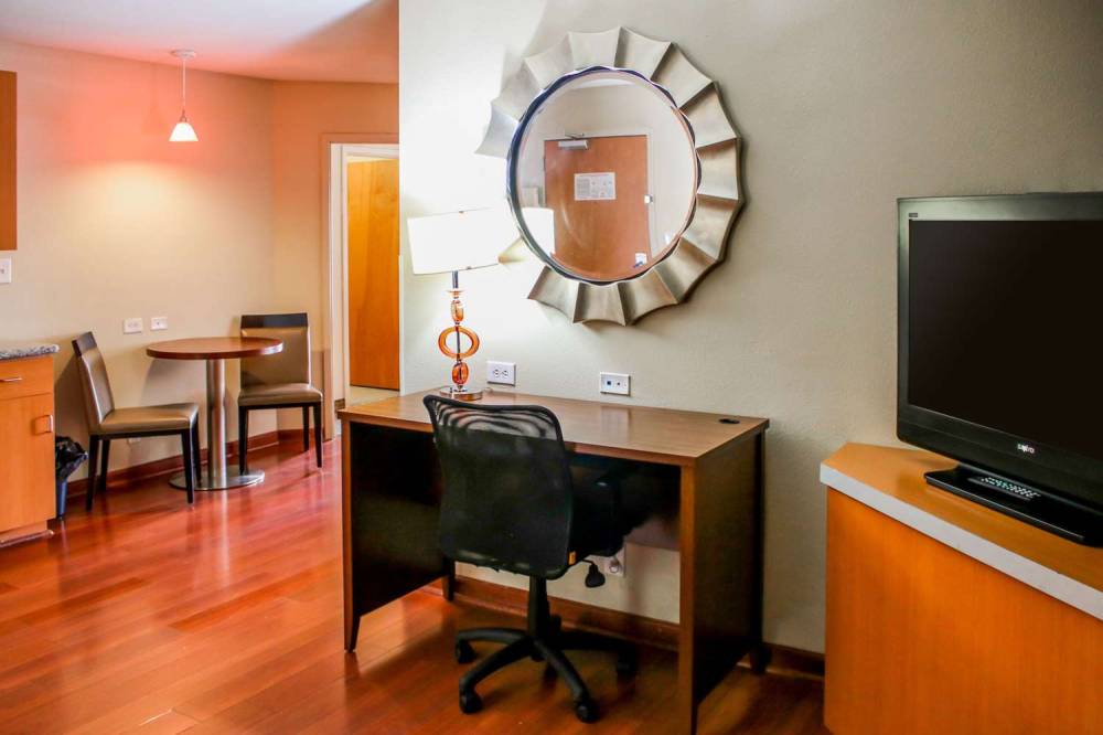 Comfort Suites At Virginia Center Commons 2