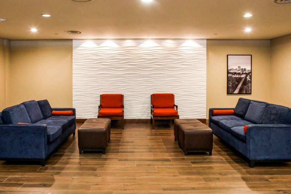 Comfort Suites At Virginia Center Commons 8