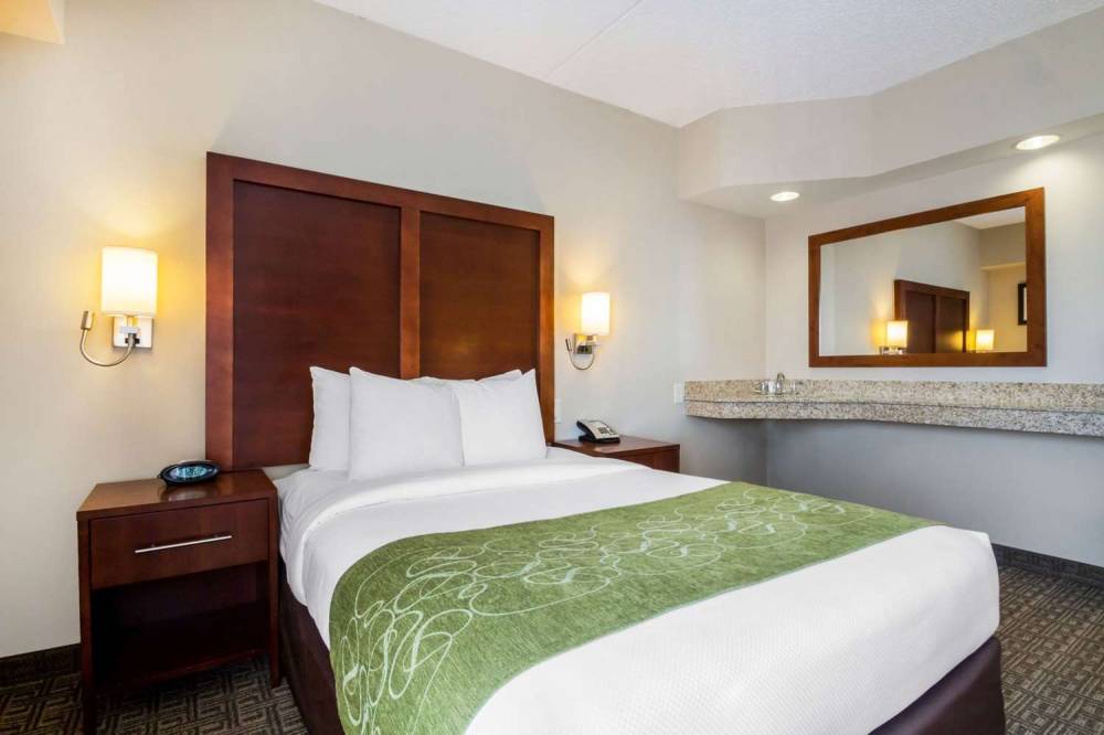 Comfort Suites At Woodbridge 7