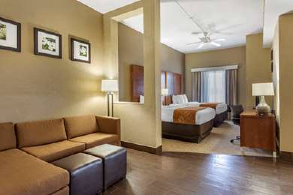 COMFORT SUITES BATESVILLE 6