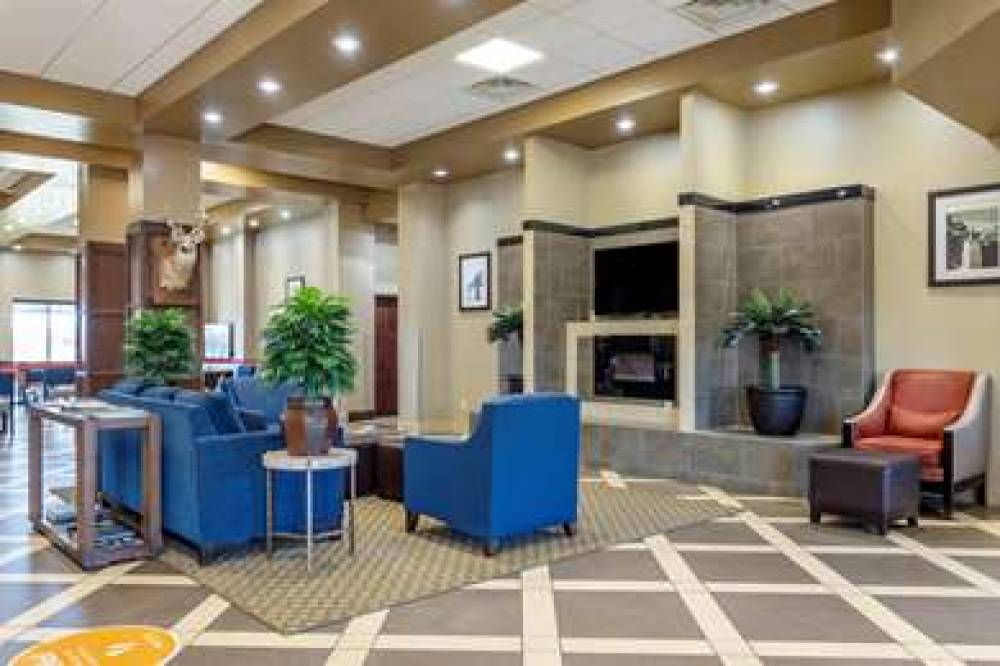 COMFORT SUITES BATESVILLE 4
