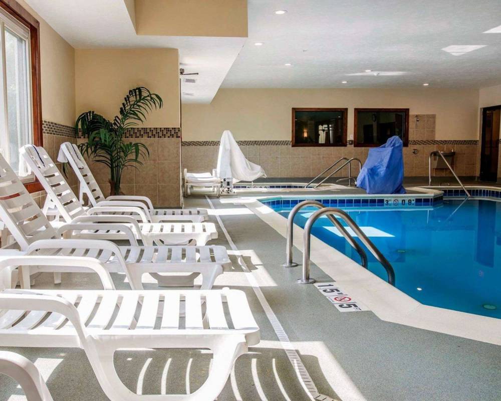 Comfort Suites Benton Harbor - St. Joseph 7