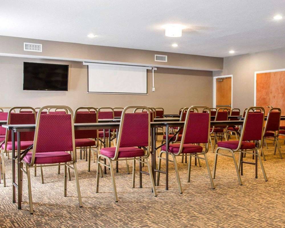 Comfort Suites Benton Harbor - St. Joseph 9