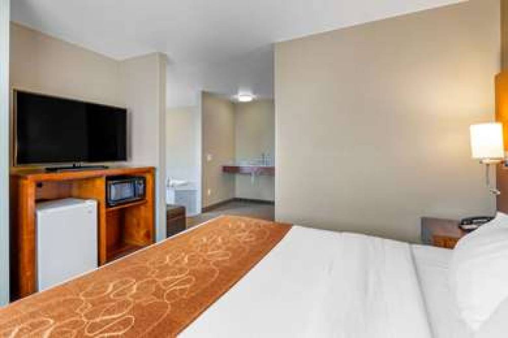 Comfort Suites Burlington 9