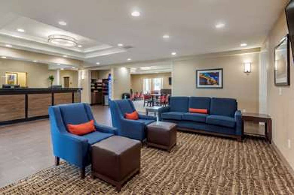 COMFORT SUITES CLARKSVILLE NEAR GOV 4