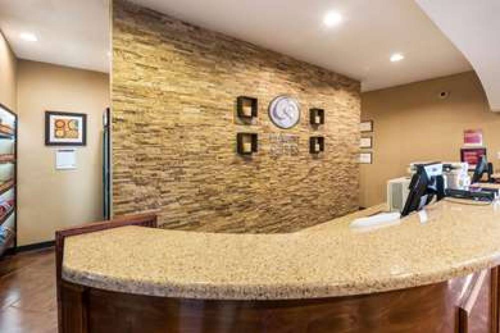 COMFORT SUITES 4