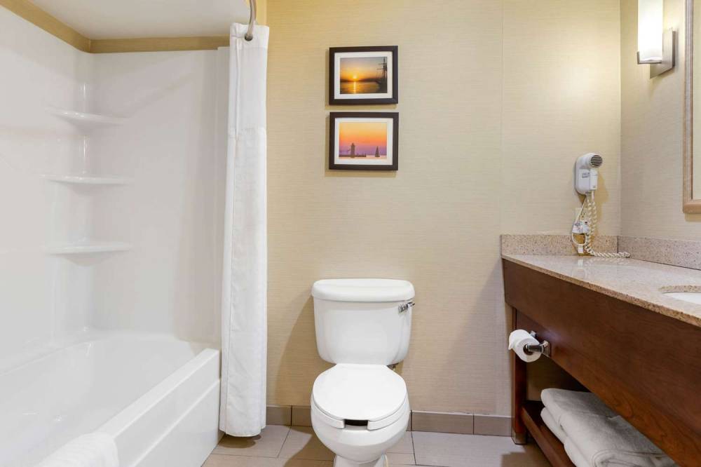 Comfort Suites 3