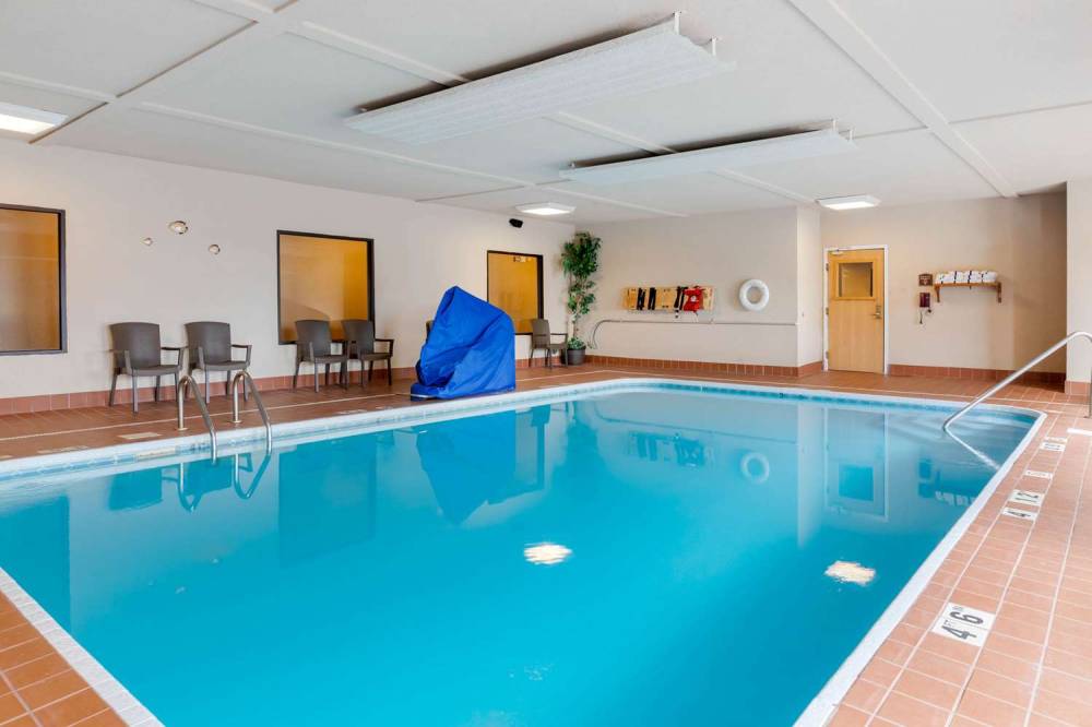 Comfort Suites 10