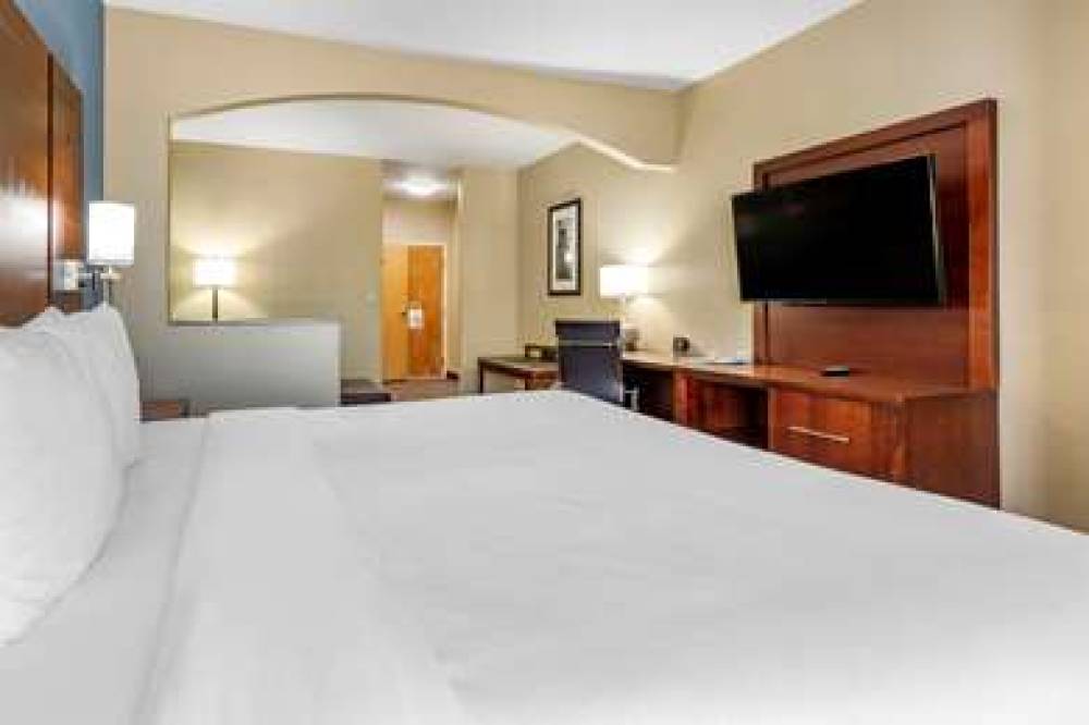 Comfort Suites 7