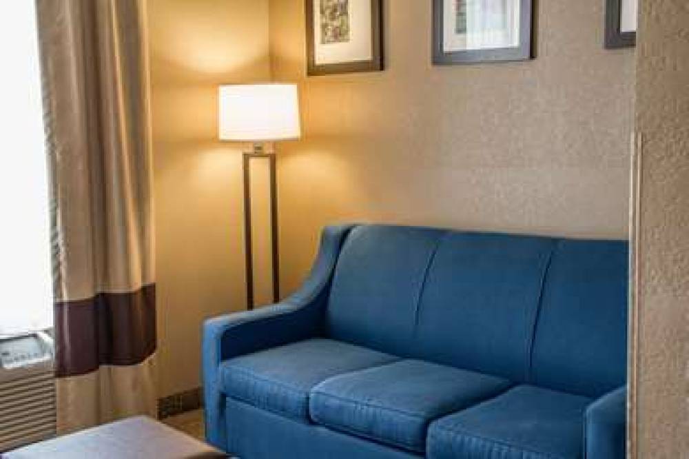 Comfort Suites 10