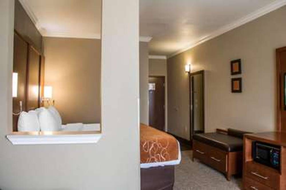 Comfort Suites 9