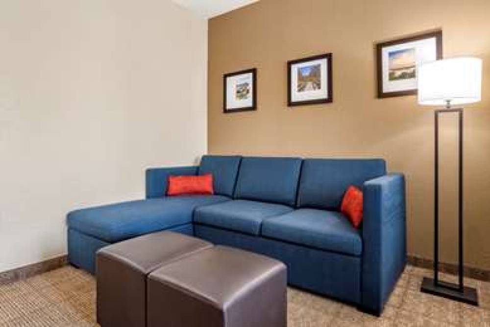 Comfort Suites 10